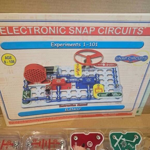 Electronic Snap Circuit Projects For Kids - Picture 3 of 4